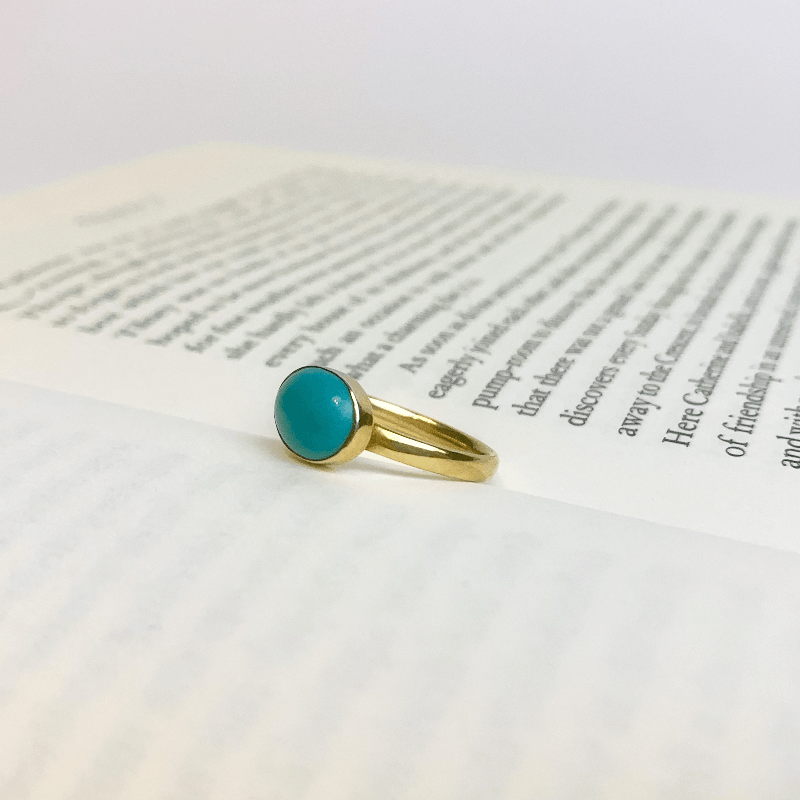 Our replica ring is modelled on Jane Austen’s gold and turquoise original ring, crafted from gold-plated sterling silver and set with a beautiful turquoise stone.
