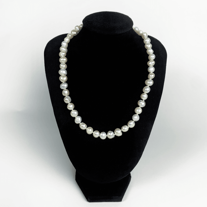 Jane Bennet Pearl Necklace. Freshwater pearls, a regency jewellery staple. Perfect for a Jane Austen Gift 